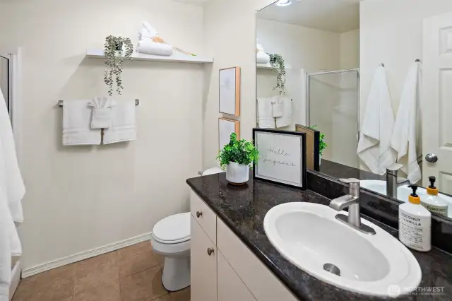 Main Level 3/4 Bathroom with shower