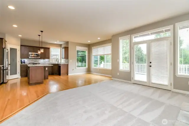 Imagine preparing breakfast in this newly remodeled kitchen while listening to the birds, watching golfers play the 5th hole, and hearing the distant foghorn echo from Commencement Bay.