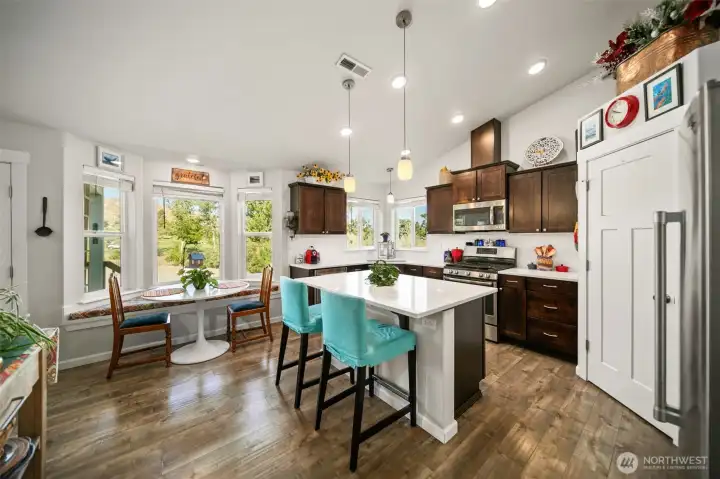 Eat-in Kitchen with upgraded appliances