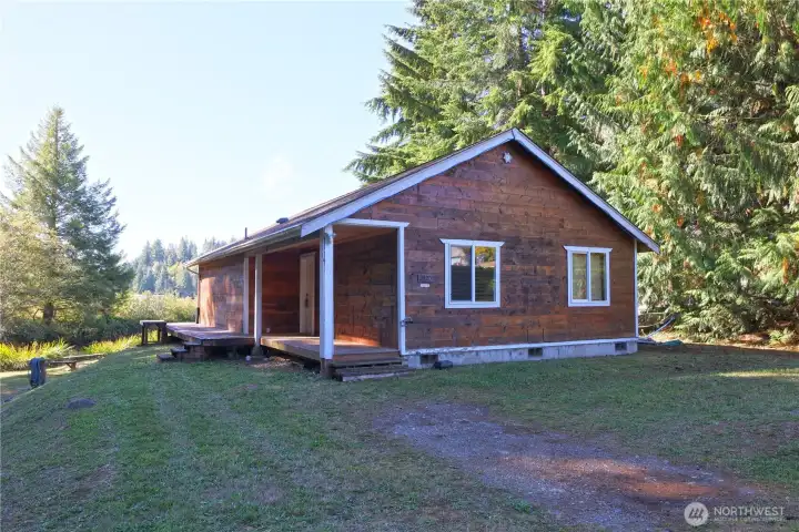 Cabin on the lake!