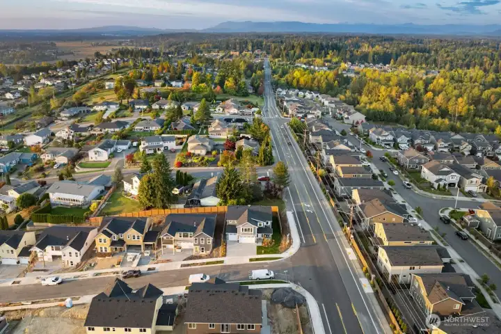 Photographs are for illustrative purposes only. Features, finishes, interior/exterior colors, landscaping and floorplan shown may vary from actual homes built.