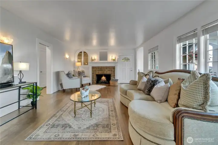 Large, light-filled living room allows multiple seating arrangements.