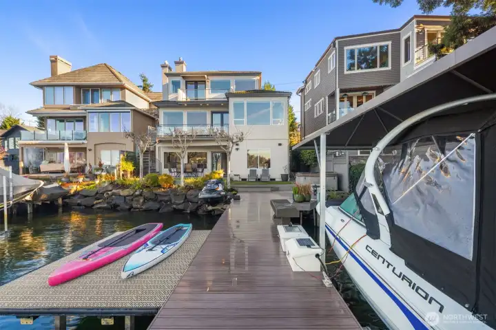 Morning paddles, wake surf sessions or sunset cruises begin right from your own private dock.