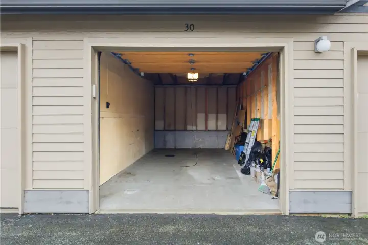 Private garage!