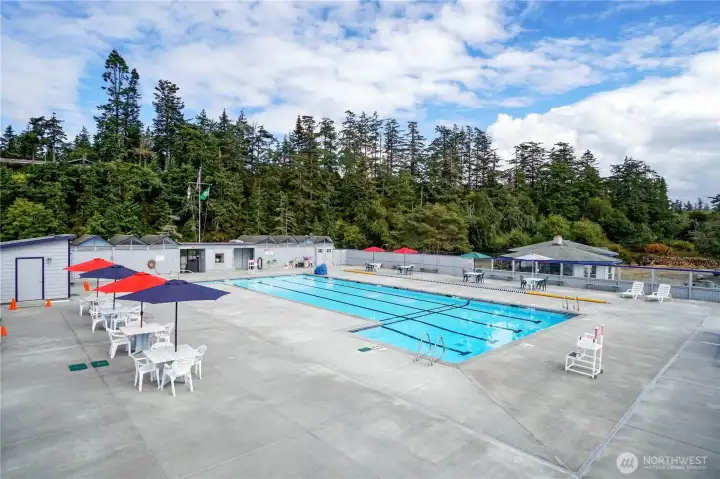 Admirals cove community pool.
