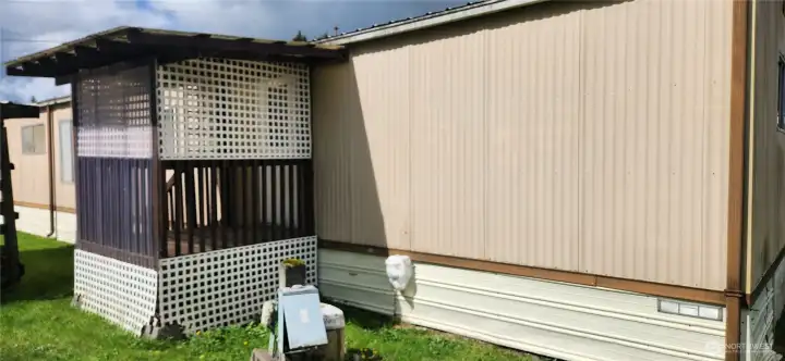 Back (side) door is also covered.