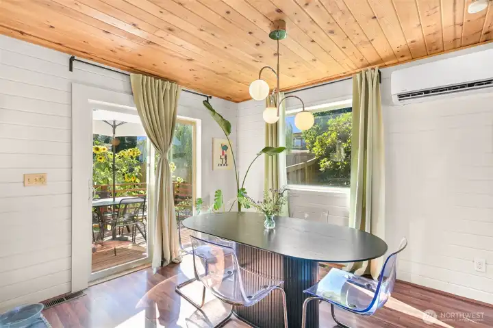 Spacious eating area