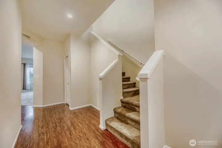 Entry way Not Staged Entry way Not Staged