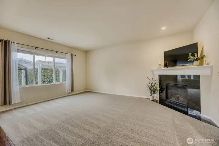 Living room Unstaged Living room Unstaged