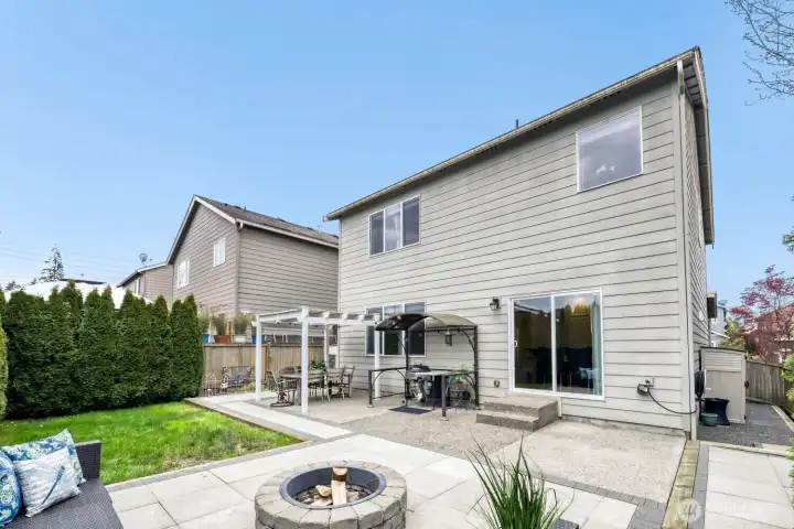 Fire Pit and hang out area Fire Pit and hang out area