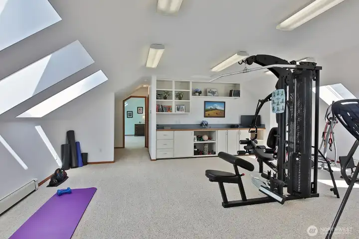Gym - Flex space for Hobby, family room.