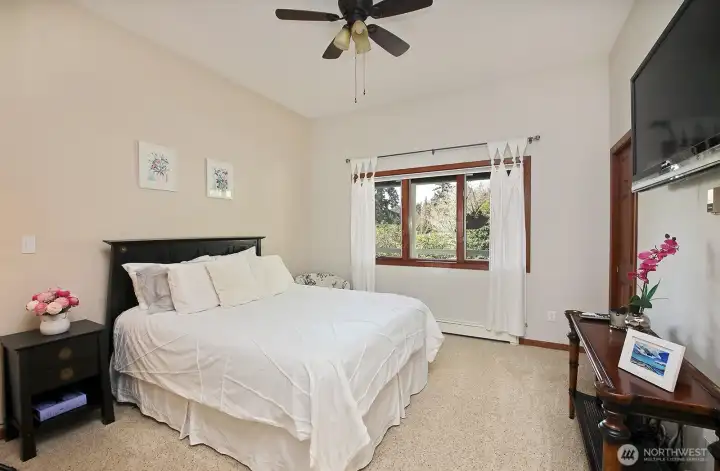 Main Floor Primary w/full bath. (Bath not shown)