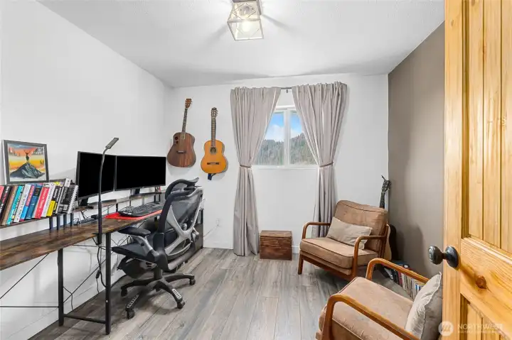 Office space or 4th bedroom.