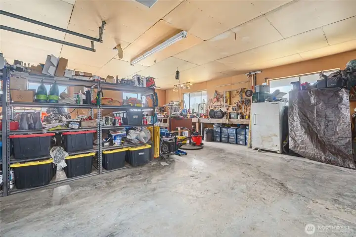 Over 800 sq ft garage/shop attached to home