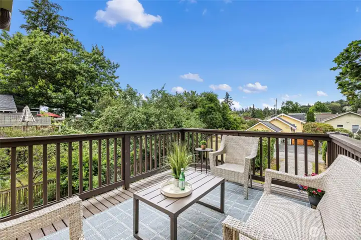 Deck right off the kitchen