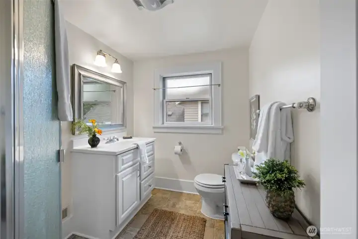 Upper floor bathroom
