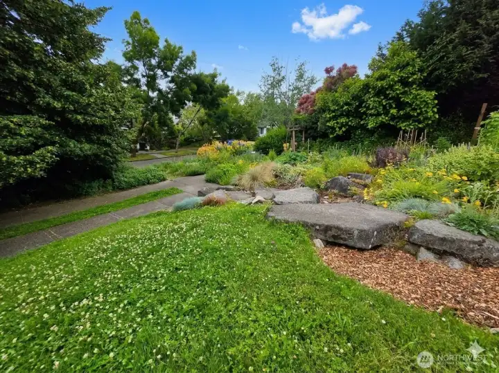 Beautiful little park steps away