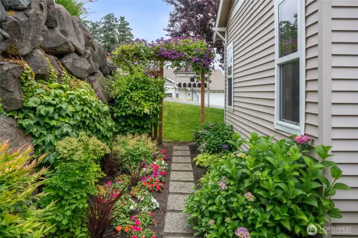 Sideyard garden, gates can be added.