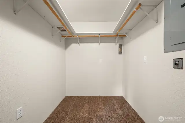 Walk-in Closet