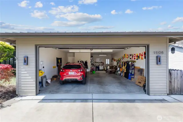 Extra deep garage