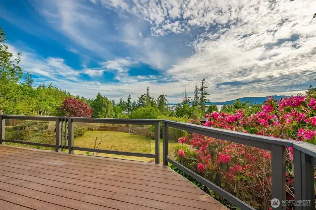 Large Trex Deck for endless Views
