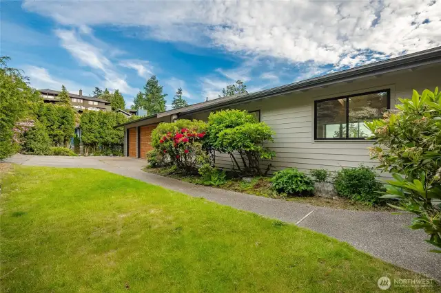 Walkway to 3-Car Garage