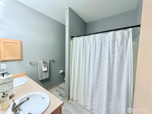 Primary bath with soaking tub