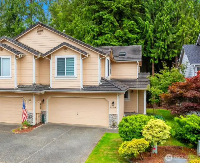 Wonderful community, lots of amenities, great neighbors, make sure you see this home!