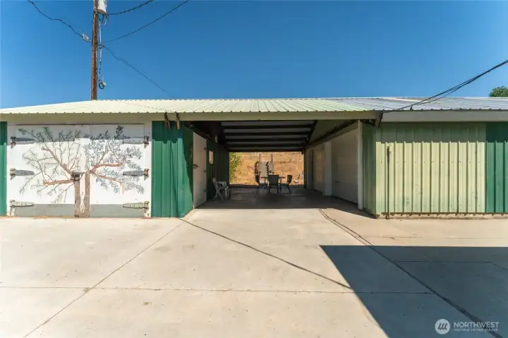 Cold storage & detached garage