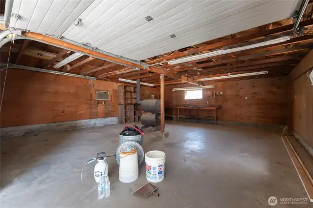 Detached garage