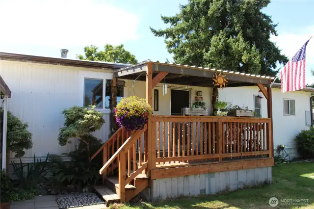 Covered front porch.