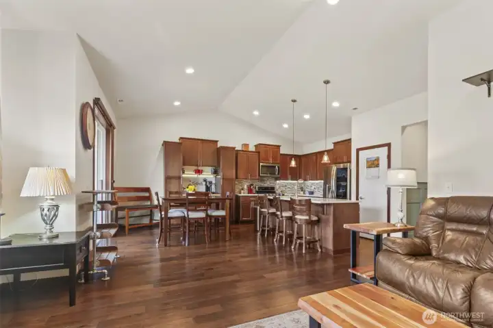 Livingroom dining kitchen
