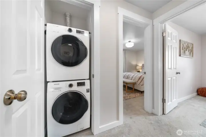 Full size washer & dryer stay.