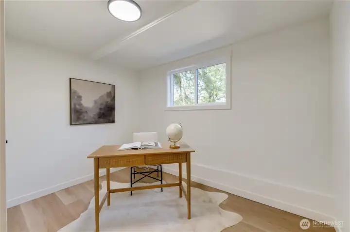 Office or small 4th bedroom