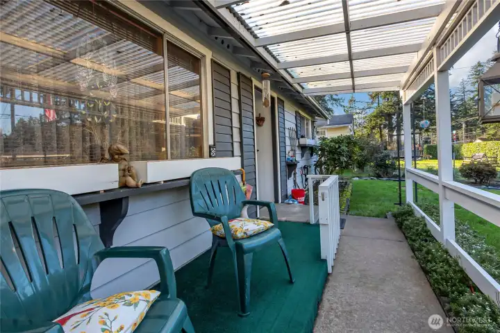 Covered Front Porch/Patio.