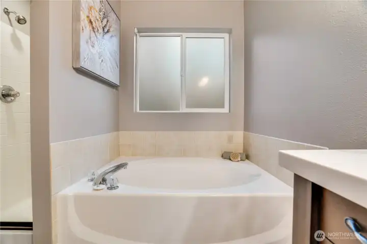 Soaking tub in primary