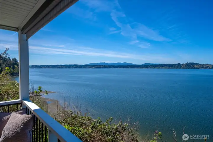 Take in sweeping views from the wraparound deck, where Puget Sound meets the distant Black Hills for a truly picturesque backdrop.