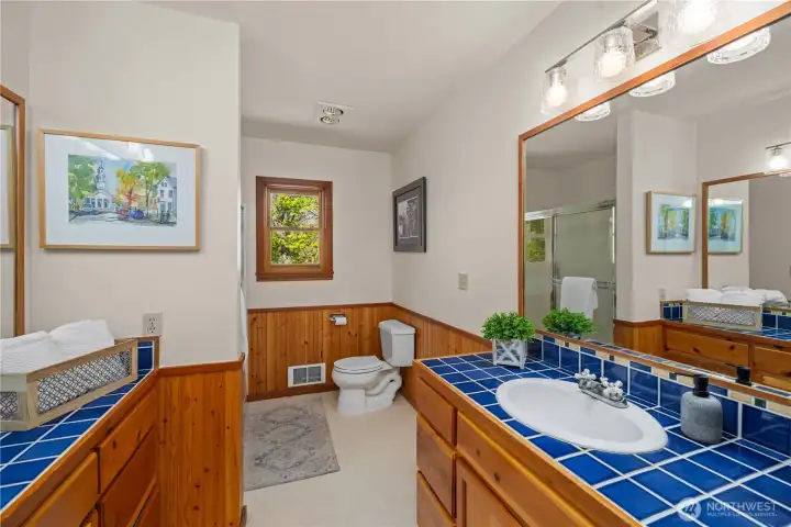 Secondary full bath