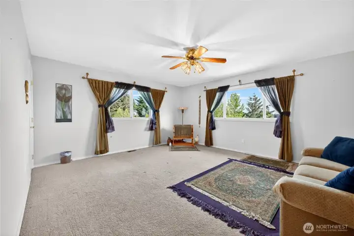 2nd Bedroom with walk in closet  Upper