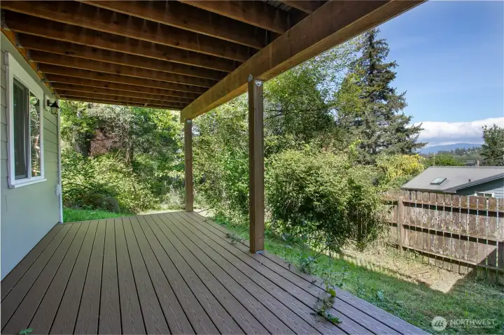 Lower level deck