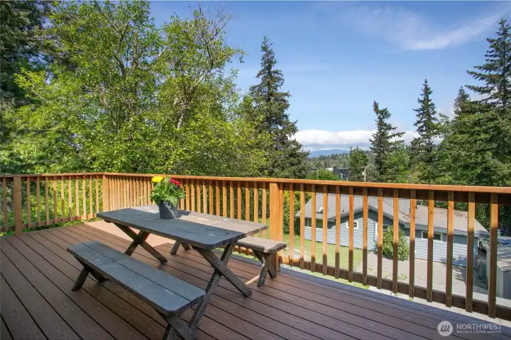 Upper level deck