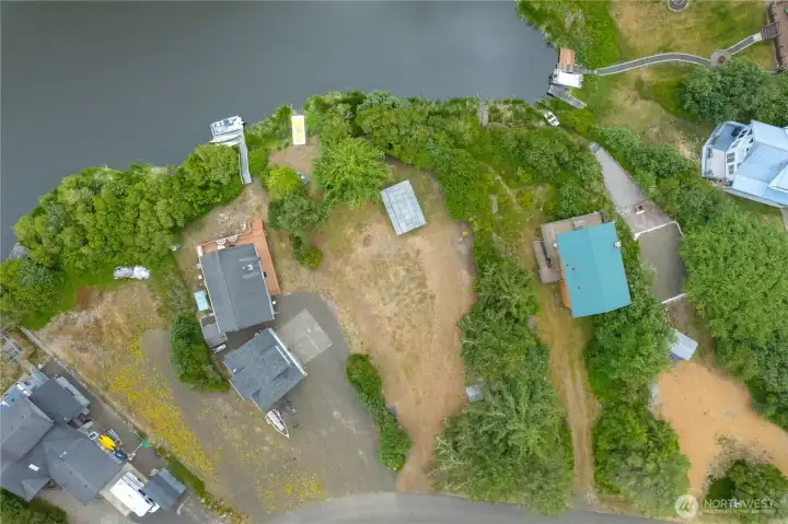 large 11,340sq ft Lot