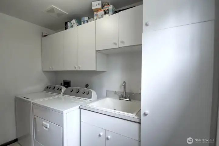 Main Level Utility room with entrance Main Level Utility room with entrance