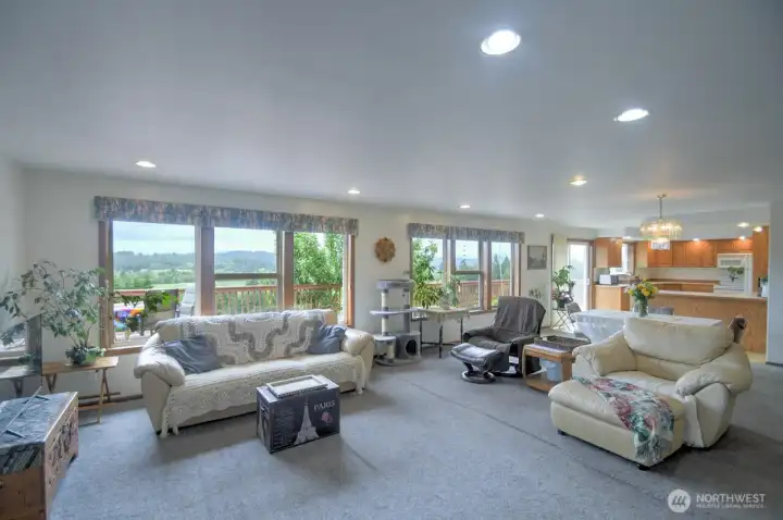 Main Level Living space Main Level Living space