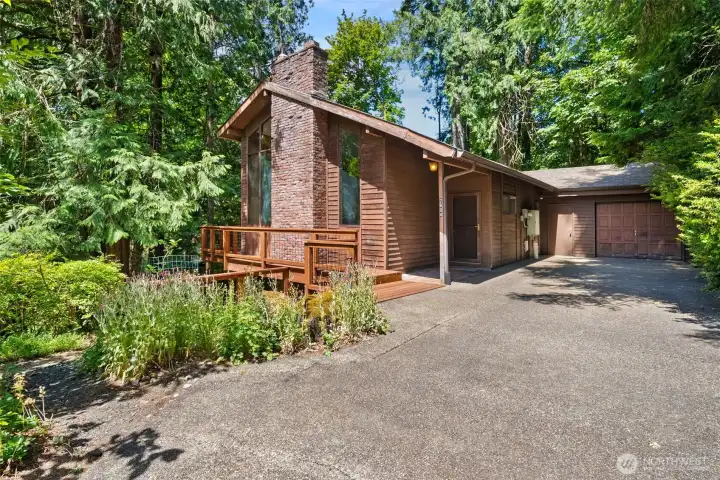 Original 70's designwith warmth, charm and endless possibilities.