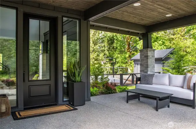 Covered deck & room for you to spread out & entertain -- even if it should rain!