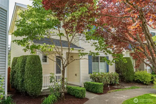 Lovely stand alone cottage in desirable Snoqualmie Ridge