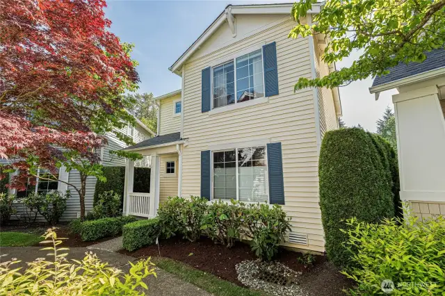 HOA maintained landscaping makes living here easy!