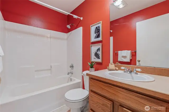 Upstairs Full Guest Bath