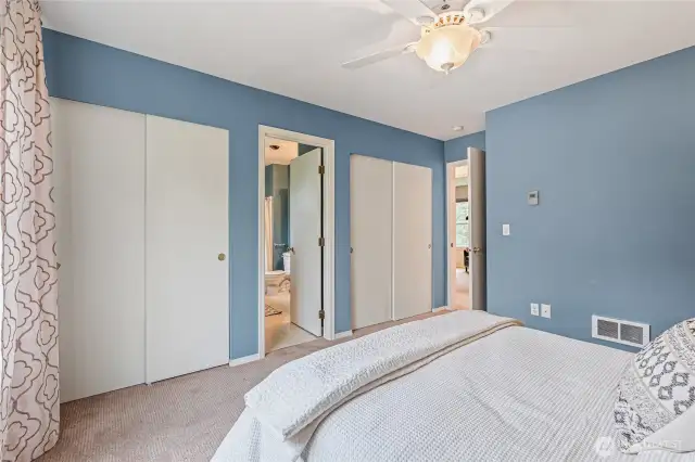 Dual Closets in Primary